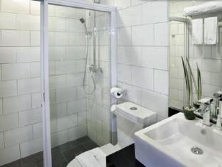 Azalea Residences Baguio City - Bathroom